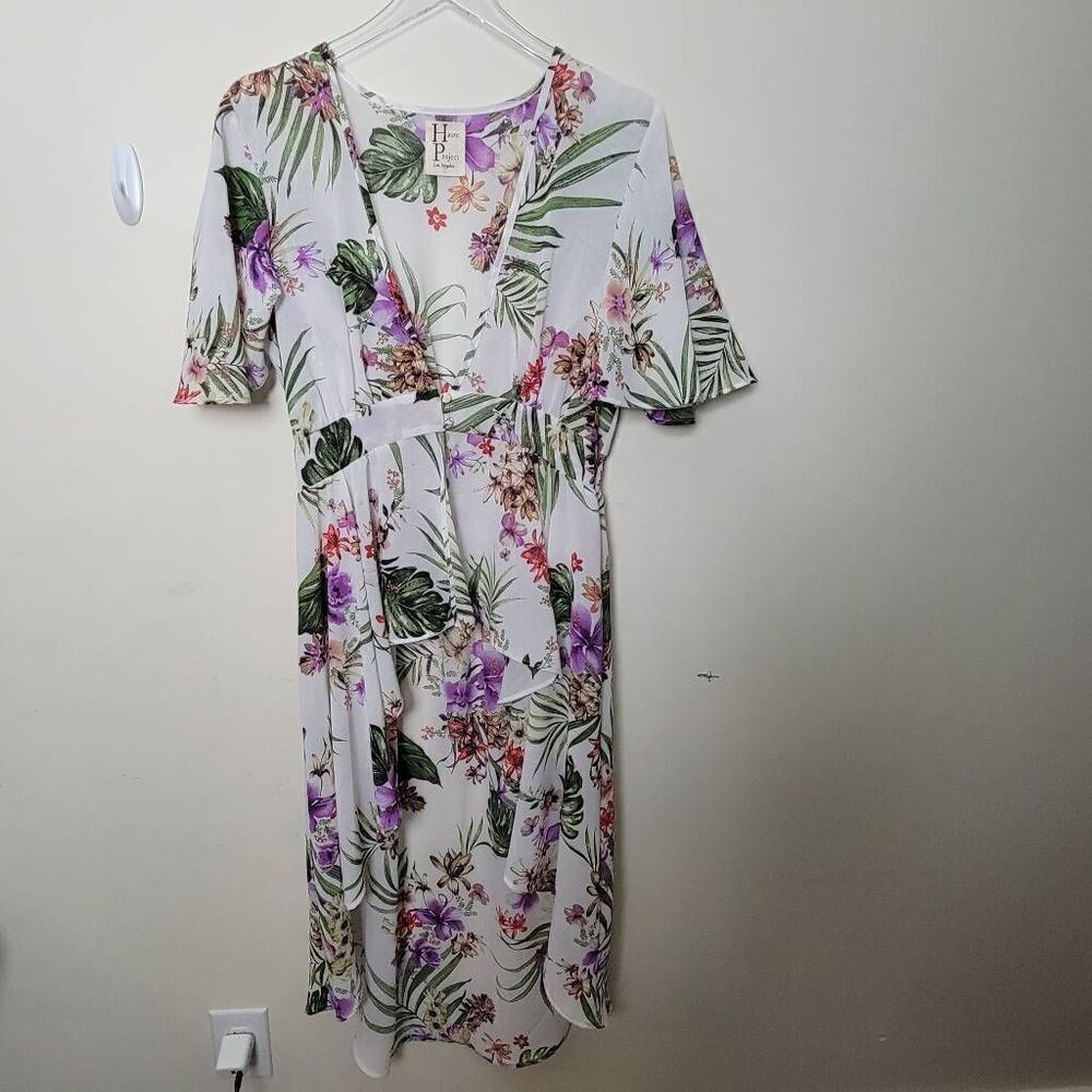 HAUTE PROJECT White and Purple Floral Tropical Print Peplum Button Front Duster